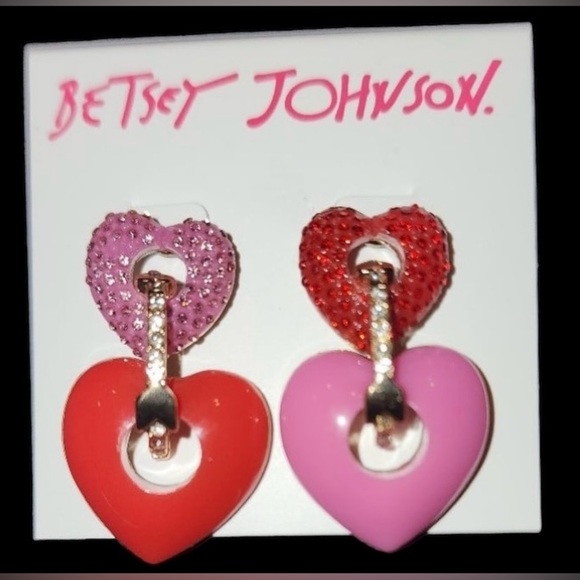 BETSEY JOHNSON Mismatched Pink & Red Puffy Hearts Drop Dangle Earrings NEW NWT - Picture 1 of 3